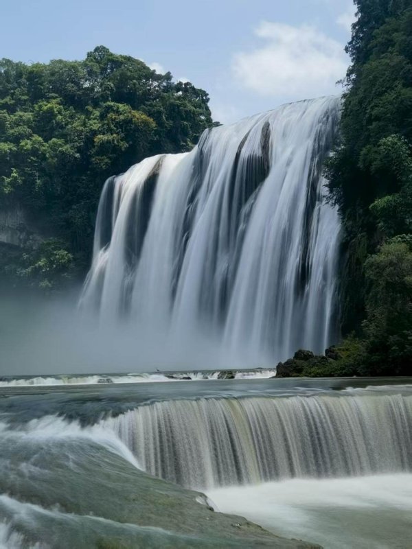 天创网  爆棚人气与丝滑体验能否兼得？这个暑假顶流景区用“极限操作”寻求答案｜鱼眼·观察
