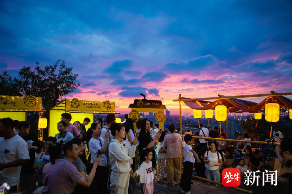 永信策略 夜爬孔望山 解锁传统景区年轻化新路径