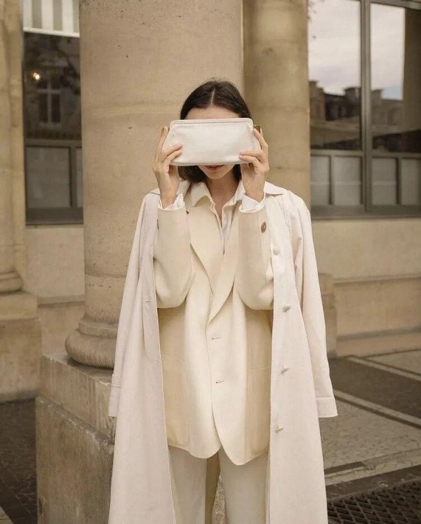 鼎东策略 穿白西装，又A又飒